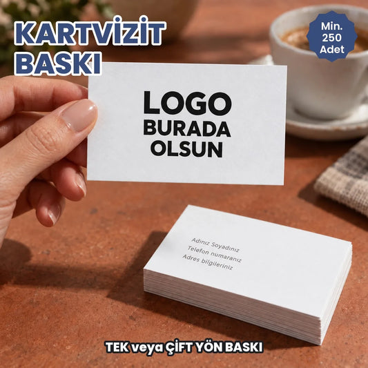 Kartvizit baskı: logonuzun basılacağı kartvizit elde, yanında kartvizit destesi