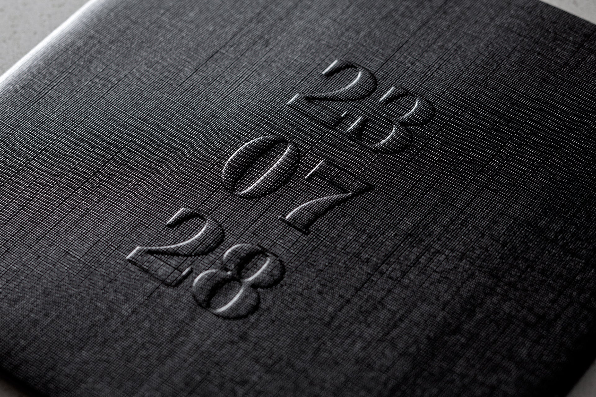 İklim Davetiye 10719 - Save the Date kare format, siyah beyaz kontrast düğün davetiyesi