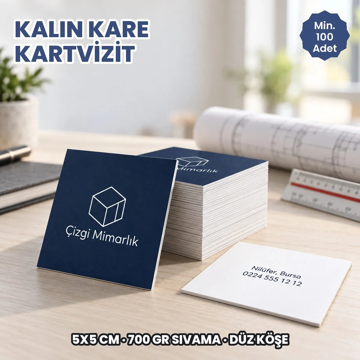 Kalın düz köşe kare kartvizit örneği: hayali marka ile basılmış kartlar ve deste