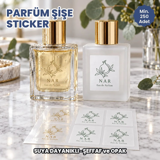Parfüm şişe etiketi baskı: şeffaf ve opak etiketli iki parfüm şişesi, suya dayanıklı sticker tabakası
