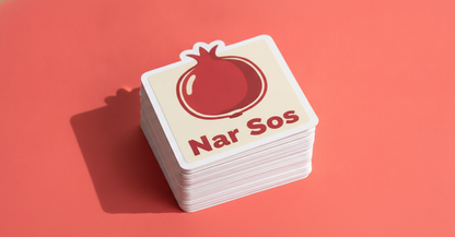 Kare vinil sticker istifi mercan fonda, katman kalınlığı görünür