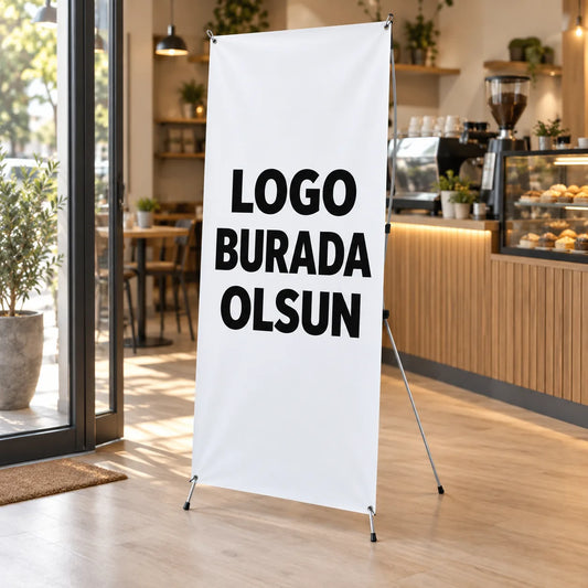 X banner stand: kafe girişinde örümcek stand, banner yüzüne logonuz basılır